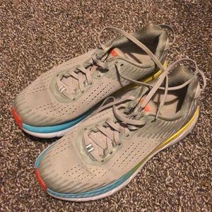Hoka one one Clifton 5